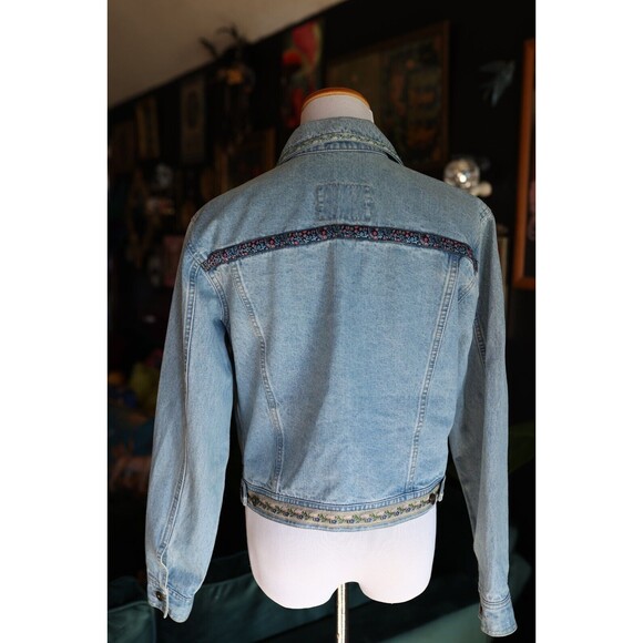 Vintage 90s Liz Claiborne Light Denim Jean Jacket Embroidered Floral Cottagecore - Picture 10 of 13